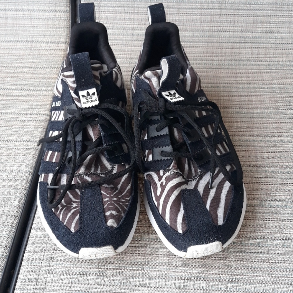 Adidas SL LOOP Shoes